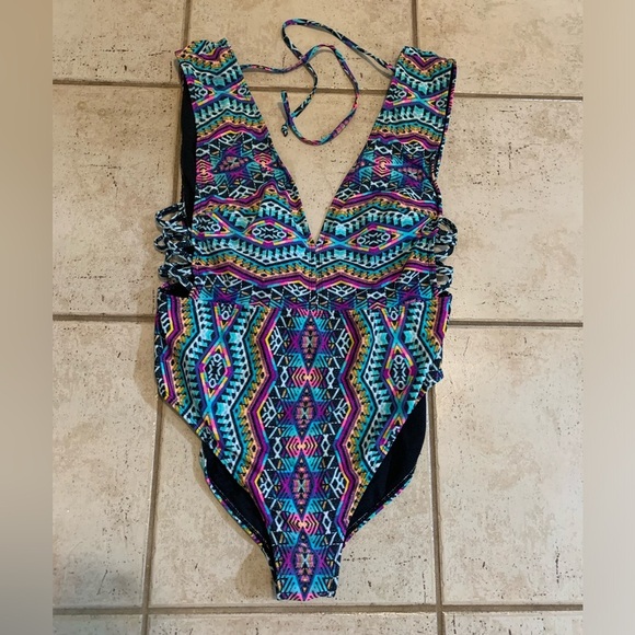 💛 No Boundaries XL/XG (15-17) Aztec Print Deep V Lattice Side One-Piece Swimsuit - Picture 6 of 8